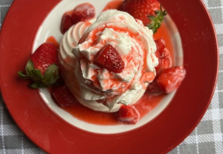 Easy Strawberry Meringue Sundae Recipe